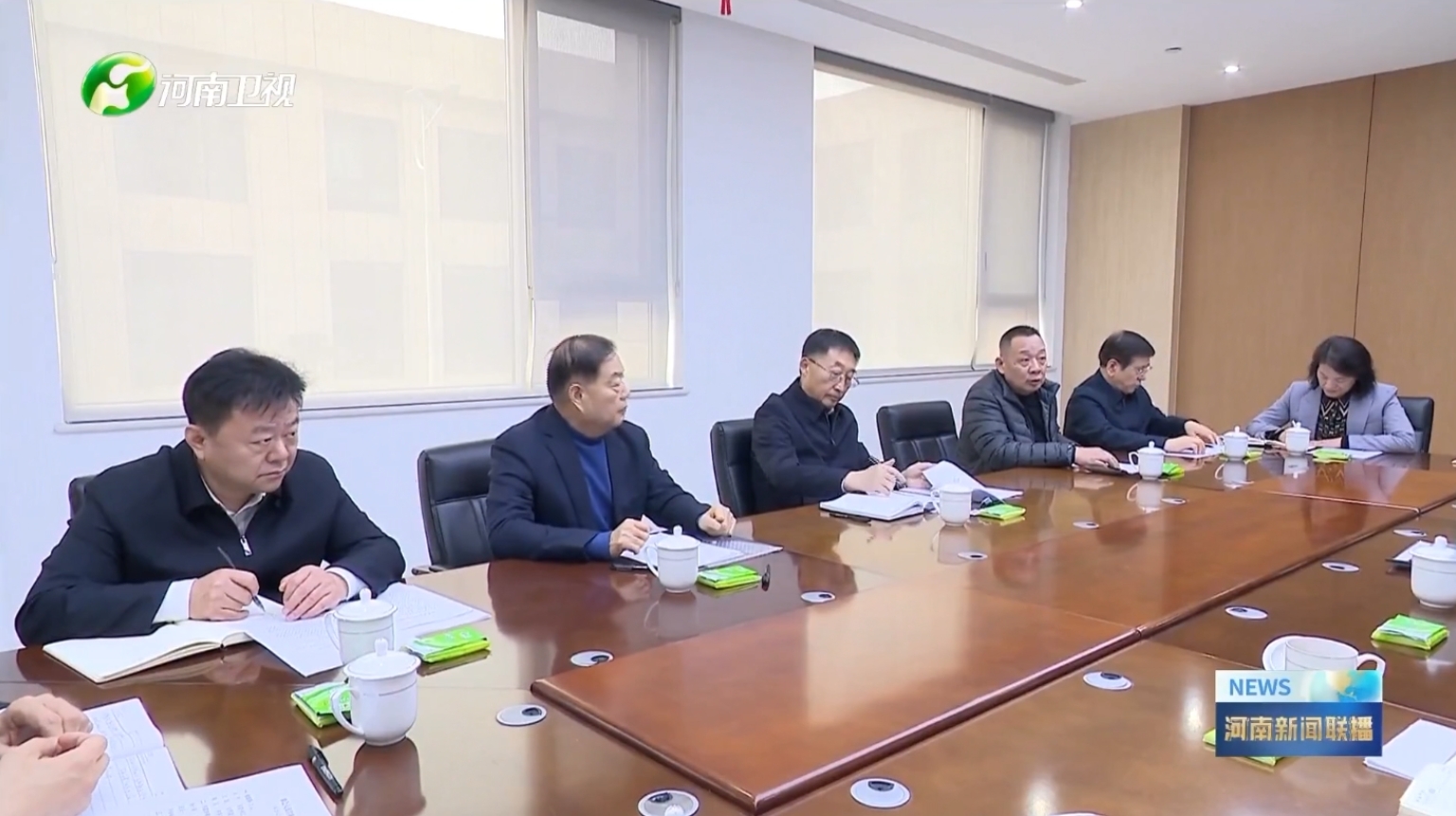 河南卫视新闻联播报道HUATIHUI.COM-华体会(中国)集团党委书记、创始人楚金甫参加省委书记刘宁在许昌召开的民营企业座谈会